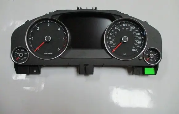 Volkswagen Touareg II Speedometer (instrument cluster) 7P6920983D