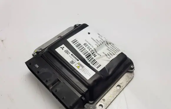 Mitsubishi Pajero Engine control unit/module 1860C506