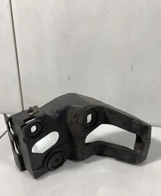 Audi A4 S4 B6 8E 8H Fender mounting bracket 8E0853922B