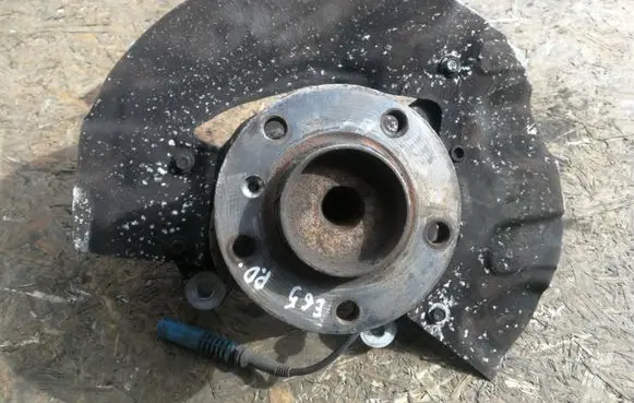 BMW 7 E65 E66 Front wheel hub