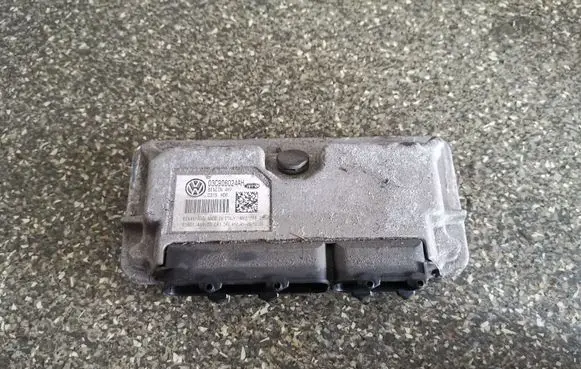Volkswagen Golf V Engine control unit/module 03C906024AH