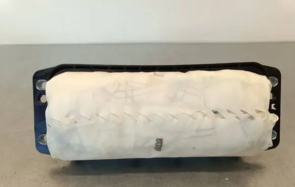 Volkswagen Tiguan Passenger airbag 5K0880204A 671ASPC7AG BAMPT11705