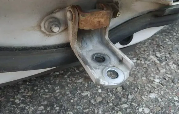 Nissan NV200 Front door upper hinge