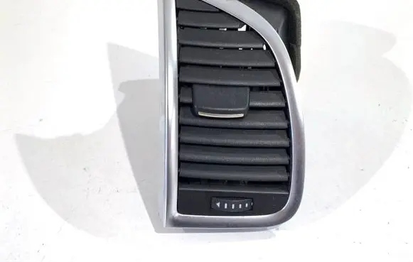Audi Q7 4L Dashboard side air vent grill/cover trim 4L0820901
