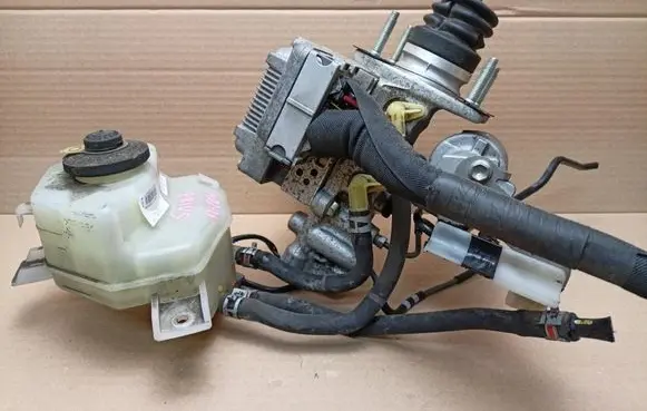 Toyota Prius+ (ZVW40) ABS Pump 4727047030