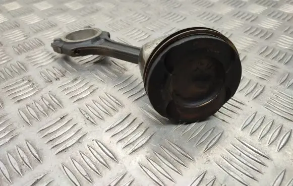 Mercedes-Benz A W176 Piston with connecting rod