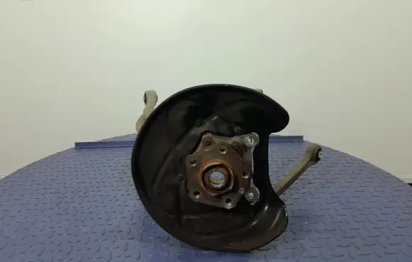 Audi Q7 4M Front wheel hub spindle knuckle 4M0505432AF