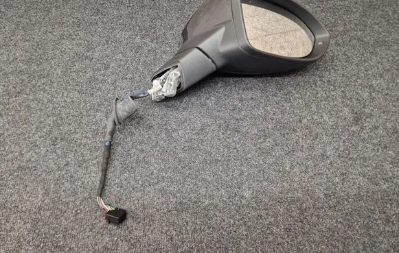 Cupra Born Front door electric wing mirror