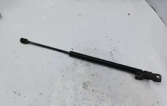 Toyota Corolla E120 E130 Front bonnet/hood damper/strut 6896002030