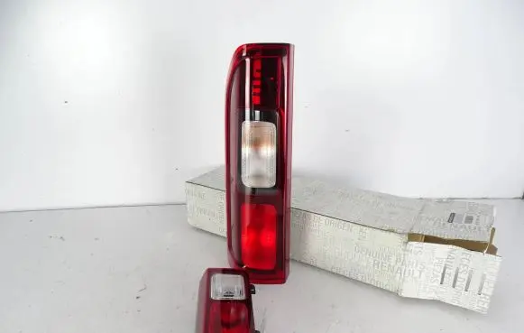Renault Trafic III (X82) Rear/tail lights 265556737R