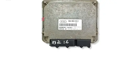 Audi A3 S3 8L Engine control unit/module 06A906019E 5WP431807