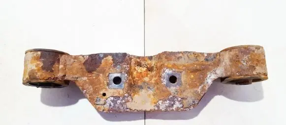 Subaru Legacy Engine mount bracket 41322ae001