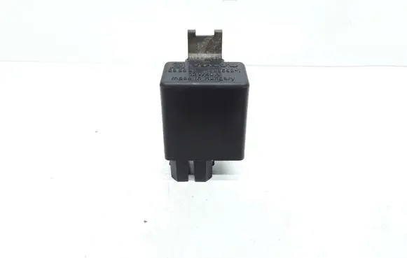 Volvo XC70 Coolant fan relay 899931 1323592