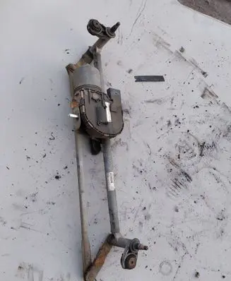 Volkswagen Golf V Front wiper linkage 1K1955023G