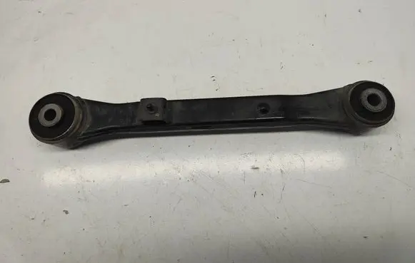 Rear control arm