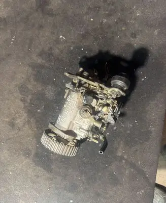 Citroen Xantia Fuel injection high pressure pump R8445B241B