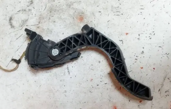 Audi A4 S4 B5 8D Accelerator throttle pedal 8D1721523