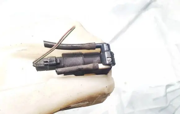Citroen C3 Windscreen/windshield washer pump