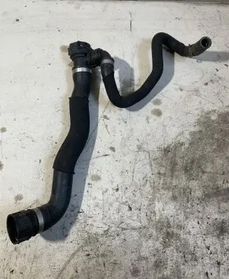 BMW 5 F10 F11 Engine coolant pipe/hose 8513603