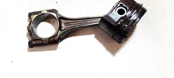 Volkswagen PASSAT B5 Piston with connecting rod 027b