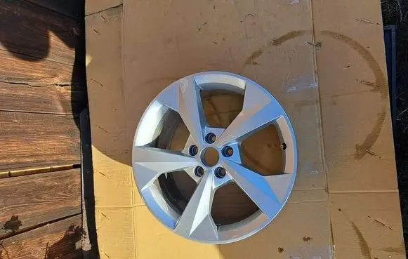 Audi A3 8Y R18 alloy rim 8Y0601025J