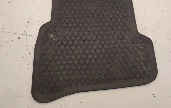 Volkswagen Polo V 6R Rear floor mat 6R0061511
