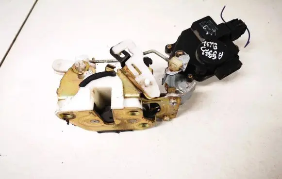 Mitsubishi Galant Rear door lock mr349316 101528-0070