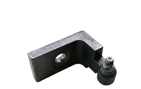 BMW X6 E71 Front door lower hinge 7068077