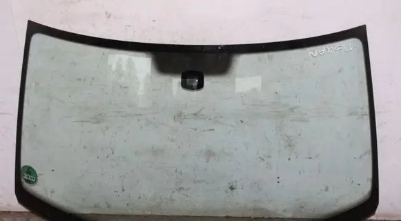 Volkswagen Tiguan Front windscreen/windshield window 