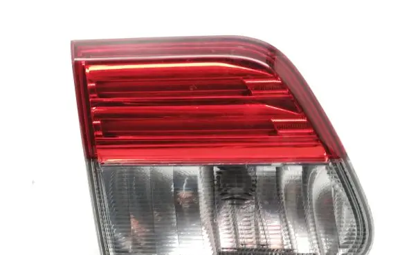 Toyota Avensis T270 Tailgate rear/tail lights