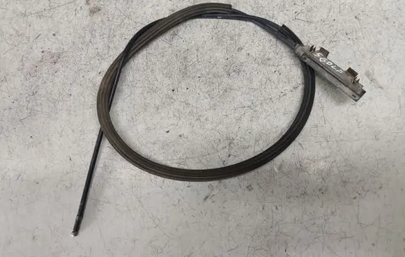 Volkswagen Golf V Engine bonnet/hood lock release cable 