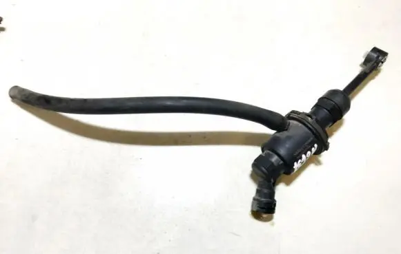 Renault Clio III Clutch master cylinder 8200523798