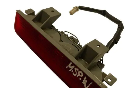 Mitsubishi Space Wagon Third/center stoplight 0509140