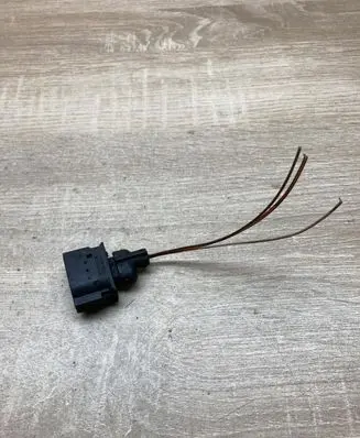 BMW 5 F10 F11 Plug wire 7508155