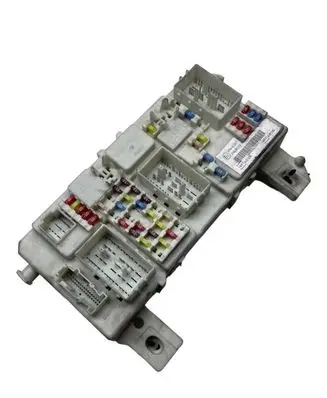 Ford Focus Fuse module 7M5T14A073CF 519242507 00102681