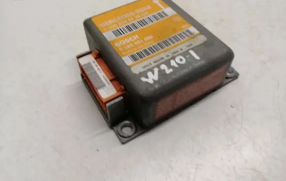 Mercedes-Benz E W210 Airbag control unit/module 0008209726 0285001088