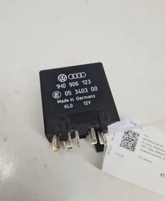 Audi A4 S4 B5 8D Other relay 1H0906123 05340300