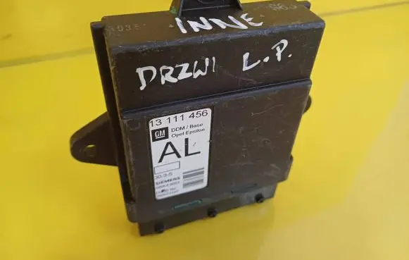 Opel Vectra C Door control unit/module 13111456