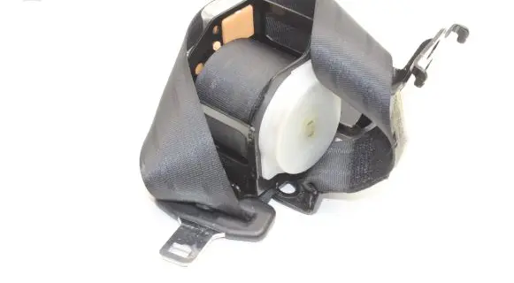Mazda 3 II Rear seatbelt