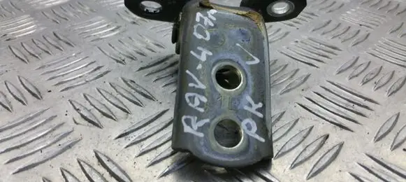 Toyota RAV 4 (XA30) Front door upper hinge