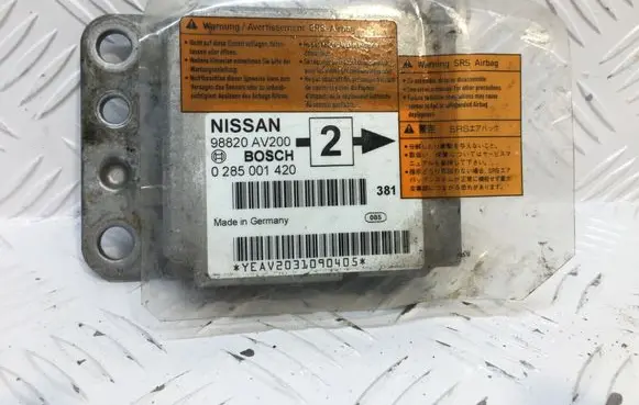 Nissan Primera Airbag control unit/module 98820AV200 0285001420