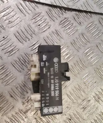 Audi A3 S3 8L Coolant fan relay 1j0919506h