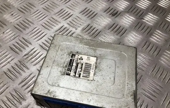 Nissan Almera Engine control unit/module 237101n000 n10-n207