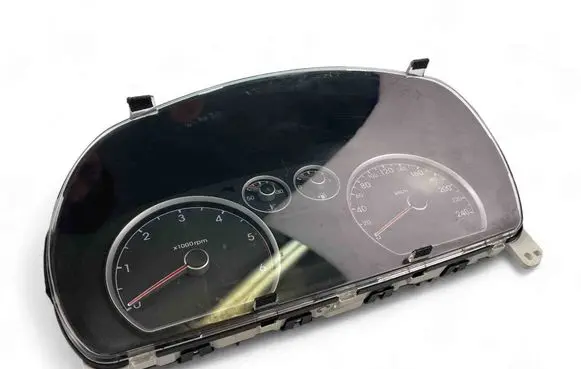 Hyundai i30 Speedometer (instrument cluster) 940332R605