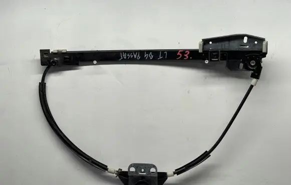 Rear door manual window regulator