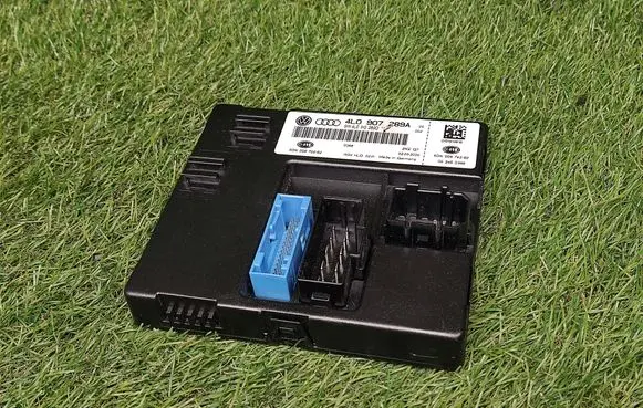 Audi Q7 4L Comfort/convenience module 4L0907289A 4L0910289D