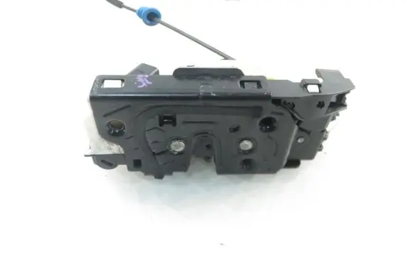 Volkswagen PASSAT CC Front door lock 5N1837016A