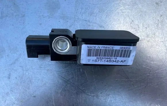 Ford Mondeo Mk III Airbag deployment crash/impact sensor 1S7T14B342AF 063005