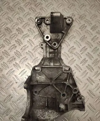 Volvo XC60 Generator/alternator bracket 31316673