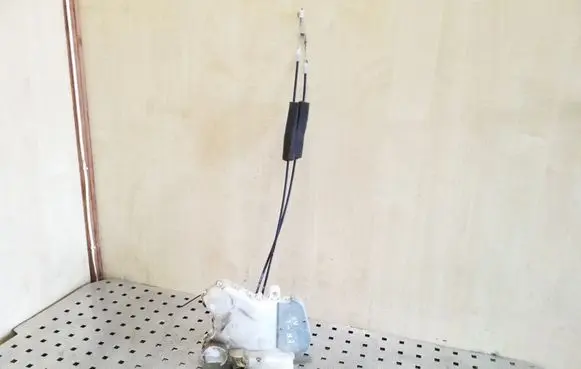 Honda CR-V Front door lock 72151SWAE1